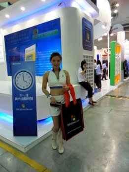 Позитивное: TOP-12 девушек на Computex 2010!